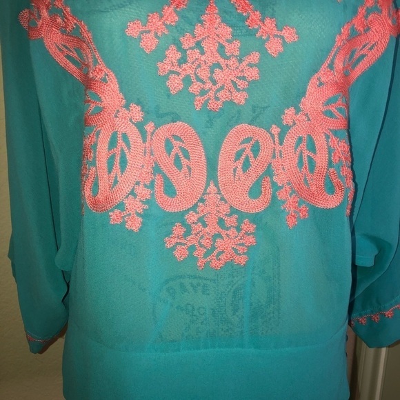 Karlie Sheer Turquoise & Embroidered in Coral Kimono Sleeve Blouse Size M - Picture 4 of 10